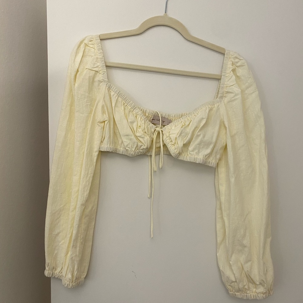 Isabelle’s cabinet cropped long sleeve top